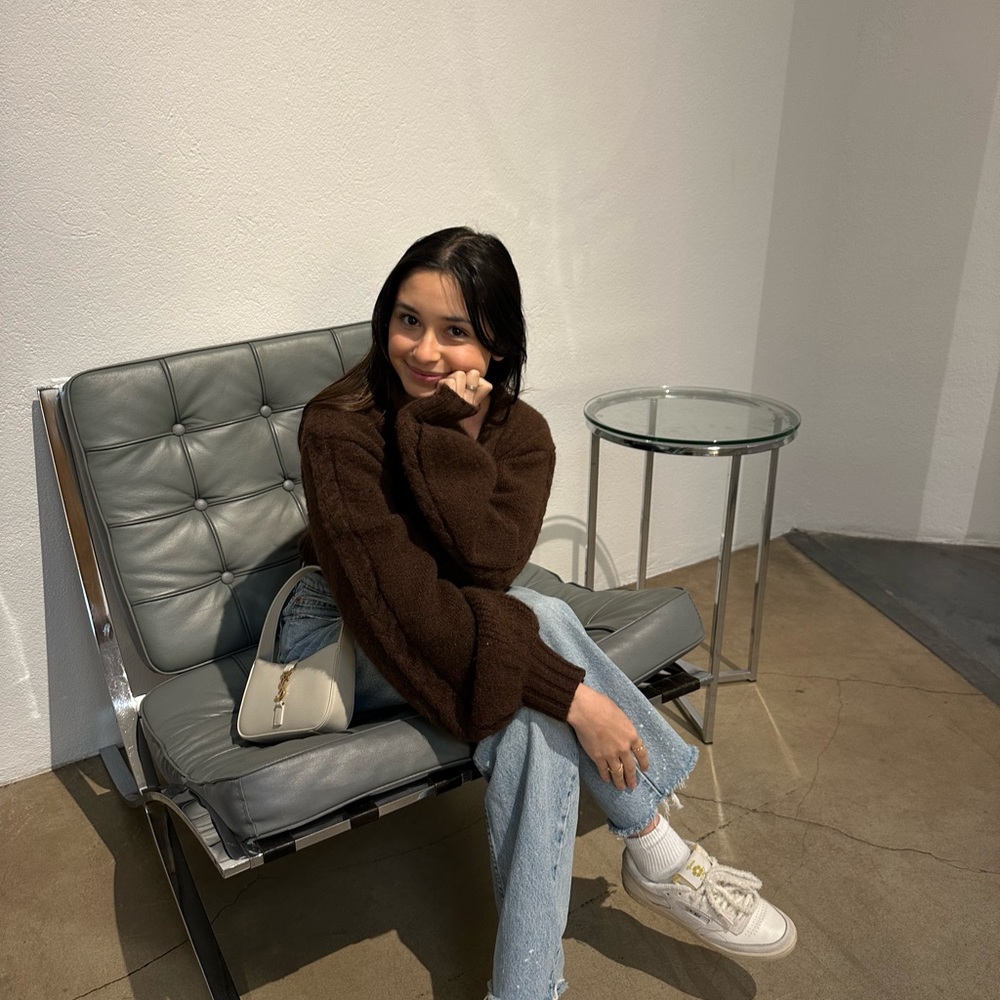 Meet your Posher, Mia